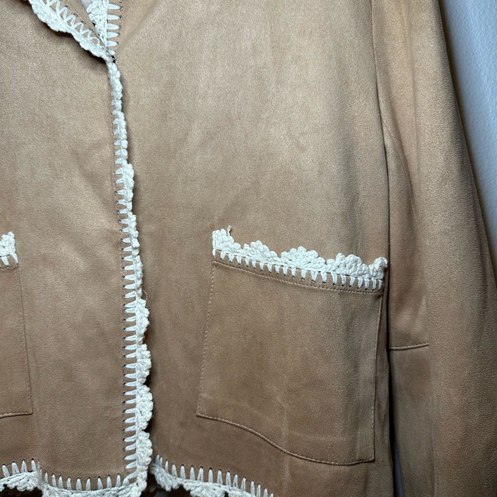 Elegant Tan Suede Blazer with Cream Trim - Picture 4 of 13